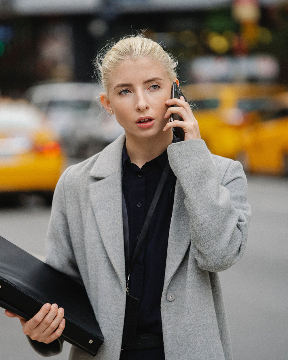 pexels-sora-shimazaki-5669626